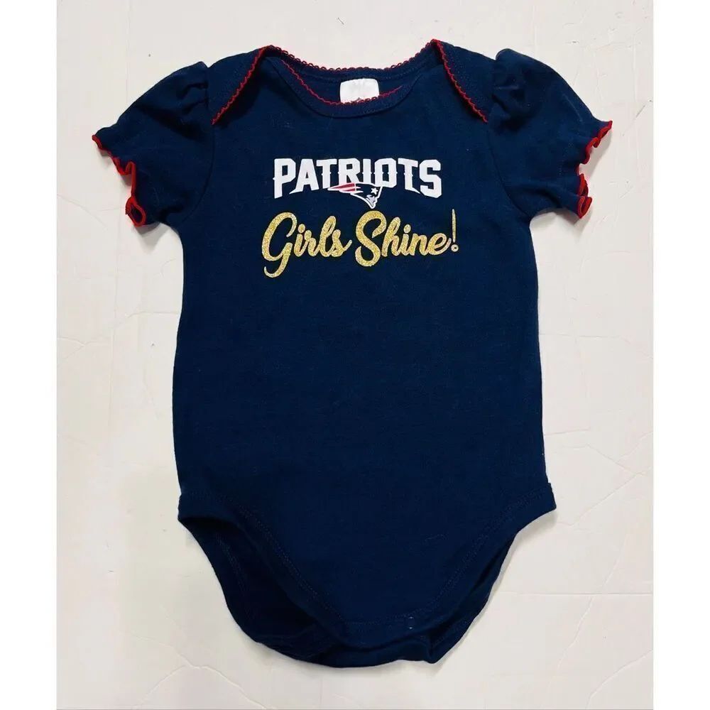 NFL Team Apparel New England Patriots Bodysuit   Girls Size 3-6 Months